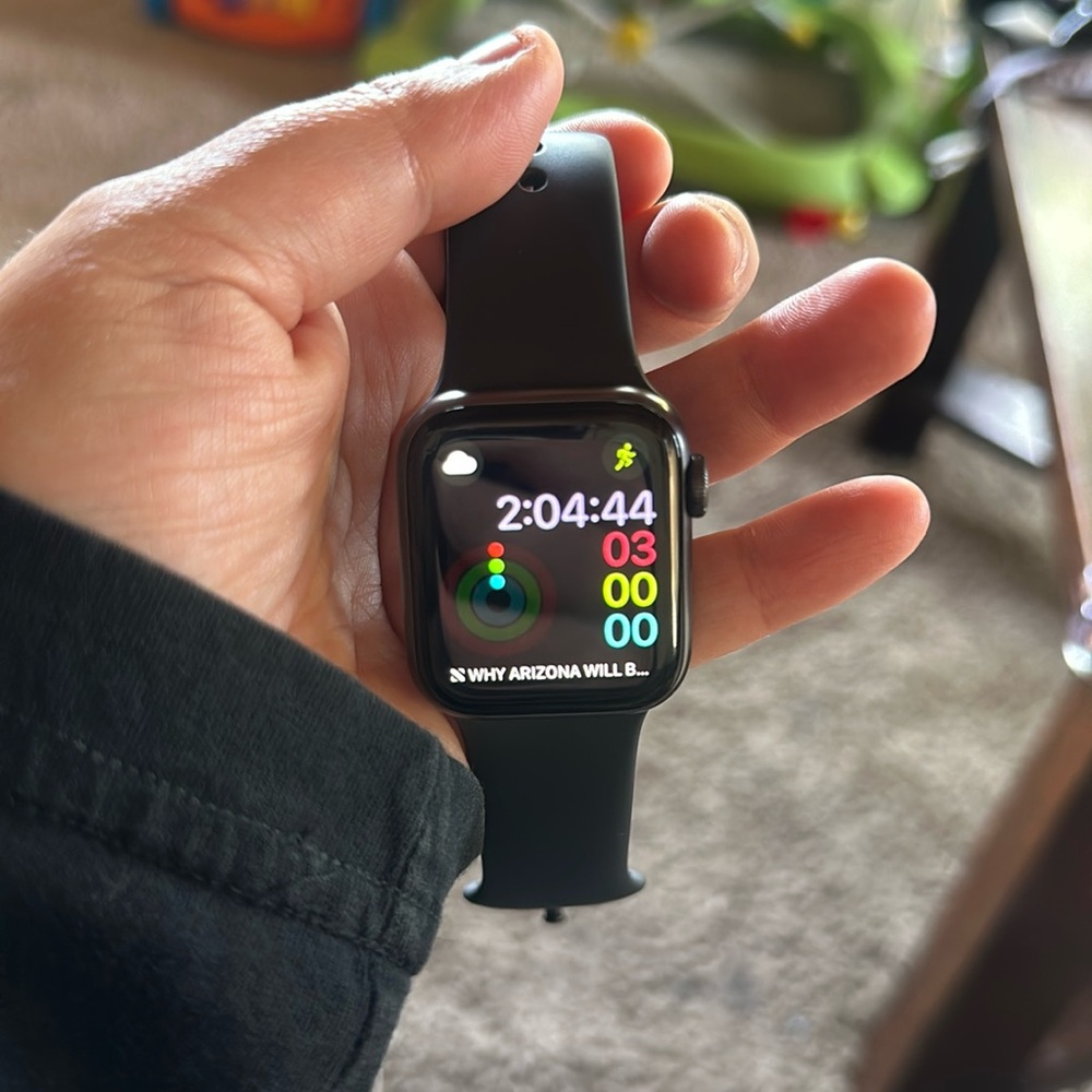 Apple iWatch Version 10.0.1 32GB